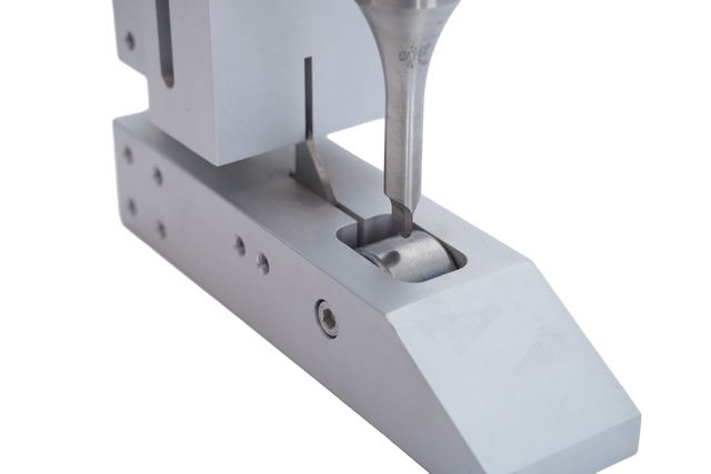 آلة القطع والختم المحمولة بالموجات فوق الصوتية